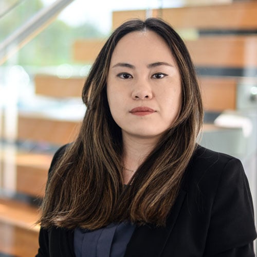 Stacy Hou Headshot