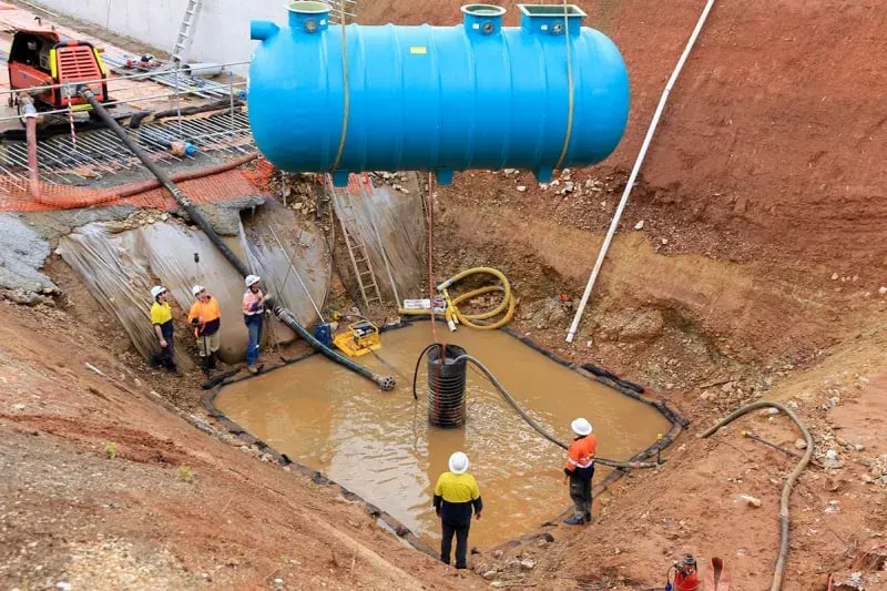 tank-on-crane - Global Water